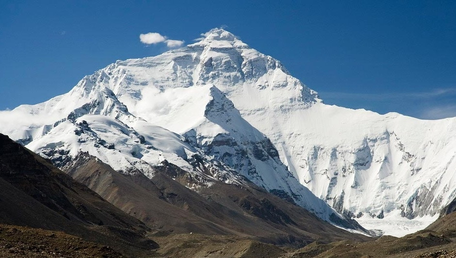 Scalare l’Everest in 3 giorni ma usando il doping, la proposta di un’agenzia austriaca fa discutere