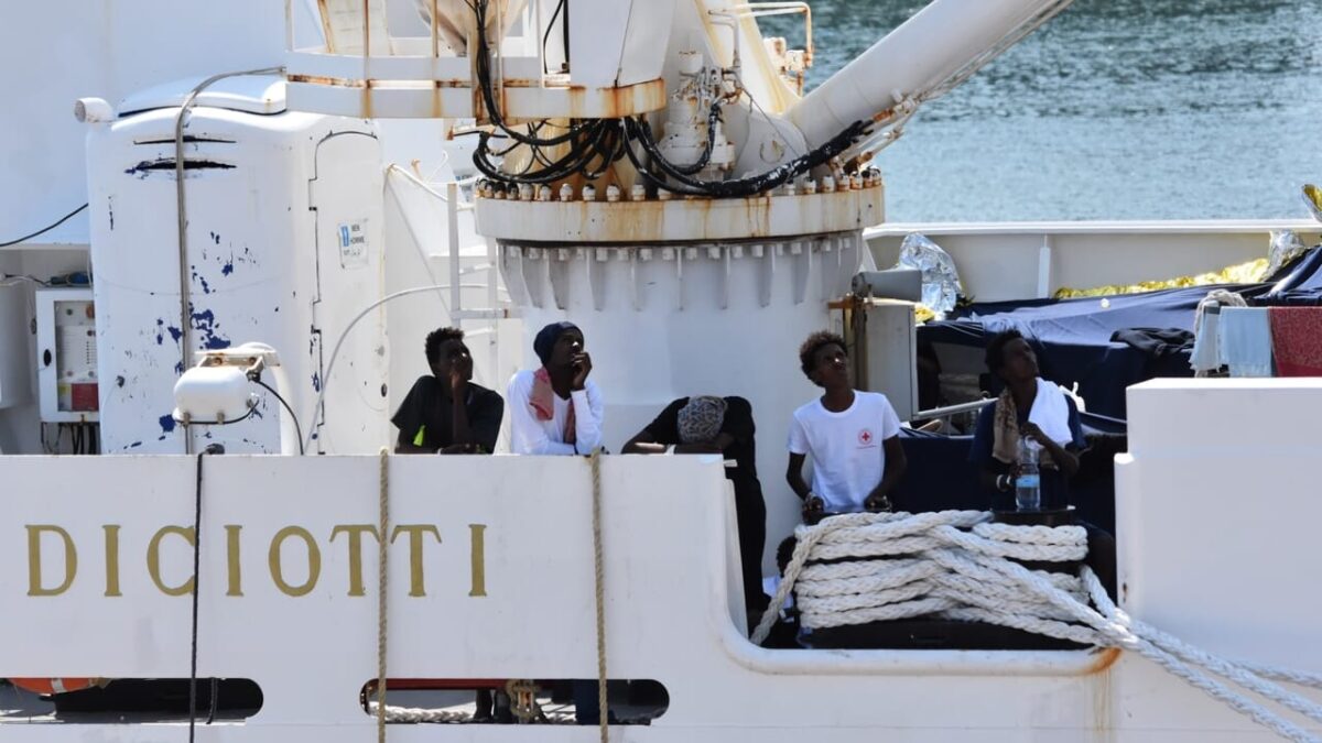 Nave Diciotti, il Governo dovrà risarcire i migranti, l’ira di Meloni