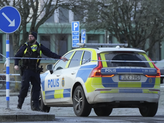 Sparatoria in una cittadina universitaria in Svezia, almeno 3 morti, caccia all’uomo in tutta la nazione