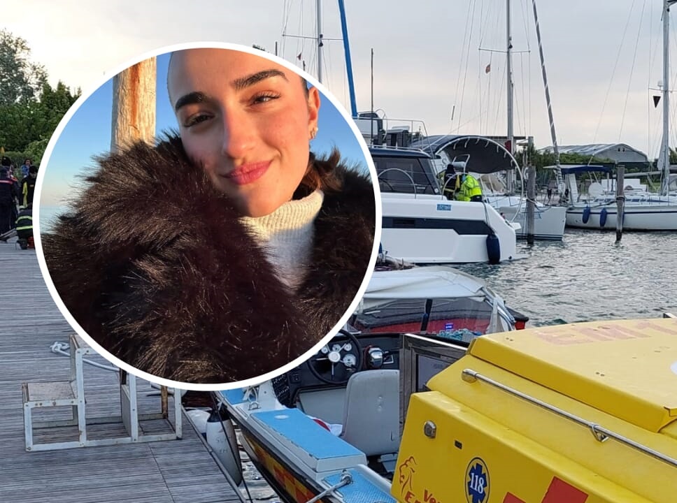 Cade da un catamarano e muore, aveva solo 17 anni ed era al suo primo giorno di lavoro