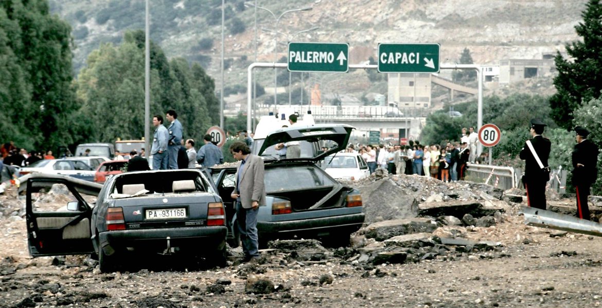 Anniversario “Strage di Capaci”, Sergio Mattarella: “Proseguire opera di sradicamento di tutte le mafie”