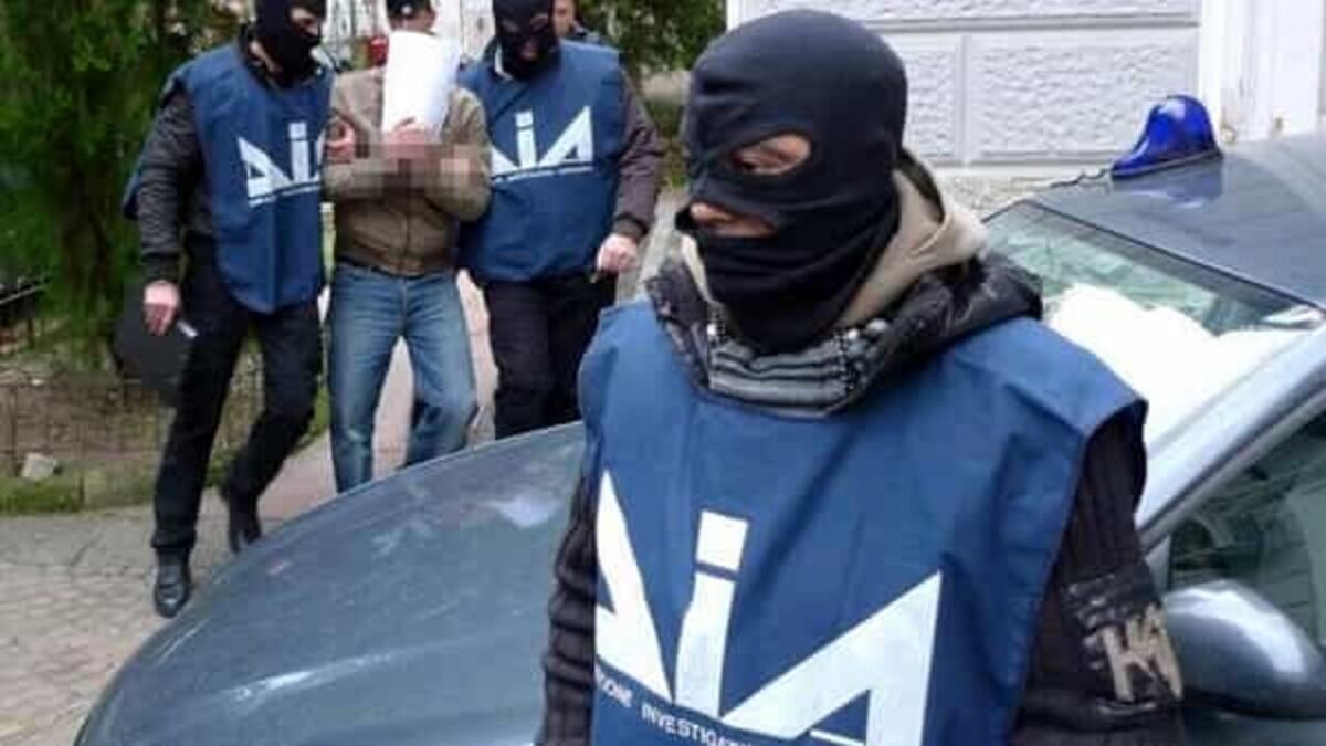 Maxi operazione della Dia tra Italia e Albania: sono 52 gli arresti per traffico internazionale di droga e riciclaggio