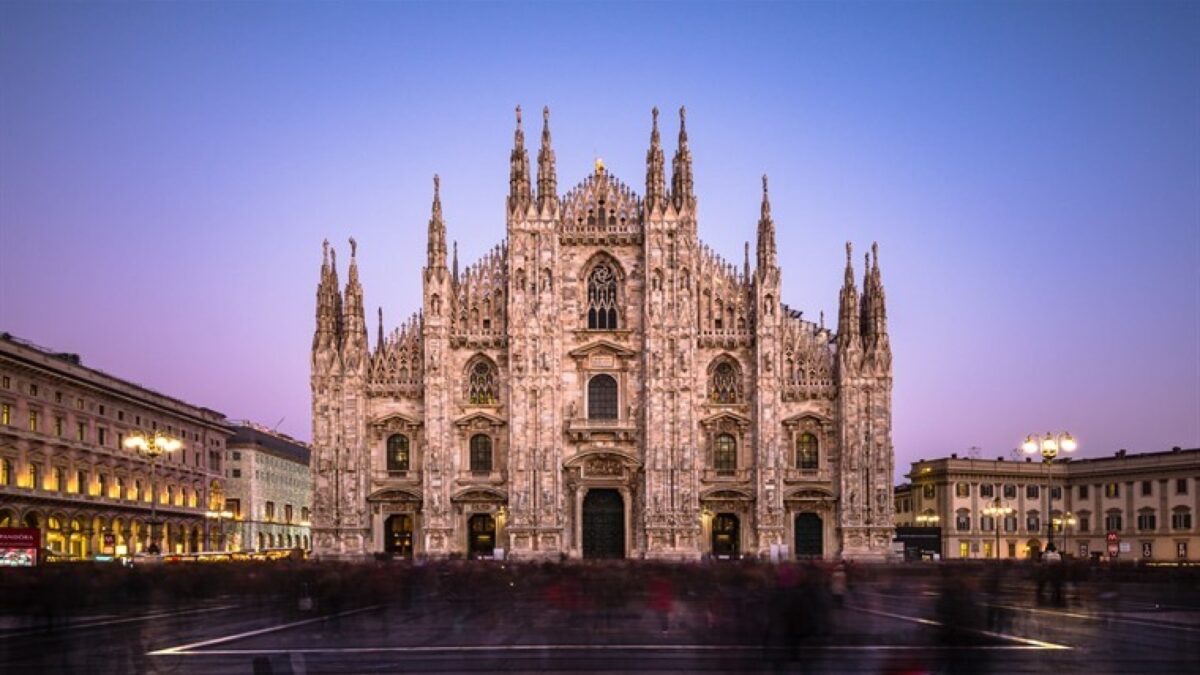 Si è ucciso gettandosi nel vuoto dal Duomo di Milano il killer in fuga, trovato il corpo della donna scomparsa