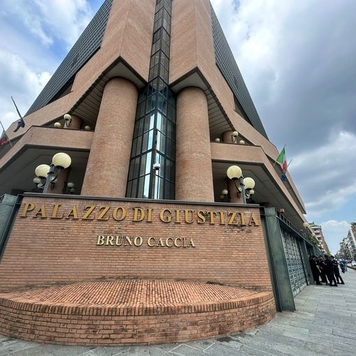 Licenziato per aver scritto su WhatsApp frasi contro l’azienda, la storia di Marco di Torino che dopo 16 anni si è ritrovato senza lavoro