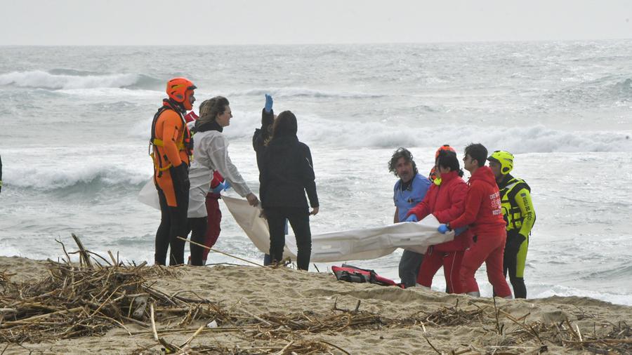 Lampedusa, ancora un tragedia in mare, trovati morti due bambini e un uomo di 30 anni