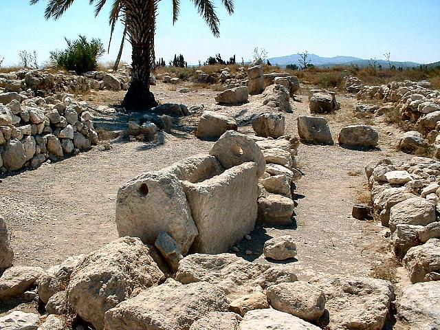Per gli studiosi l’Apocalisse avrà inizio in Galilea, nell’antica città di Megiddo, il conflitto Iran-Israele fa paura e la storia può aiutare