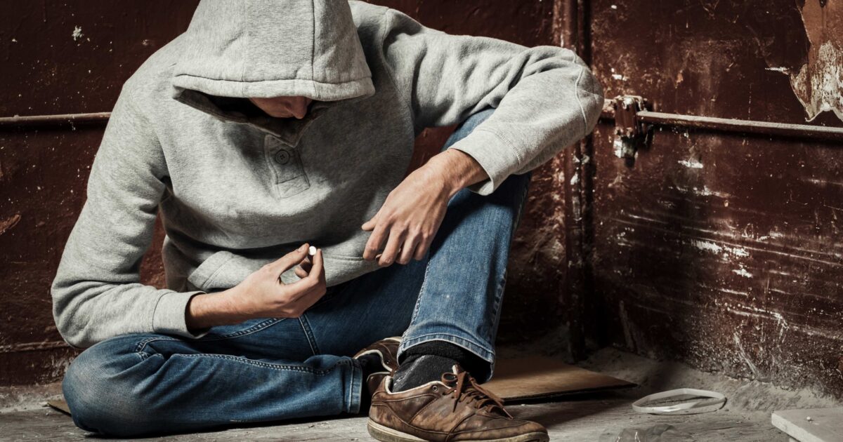 Ogni anno in Italia si spendono 17 miliardi di euro per acquistare sostanze stupefacenti, cocaina in aumento