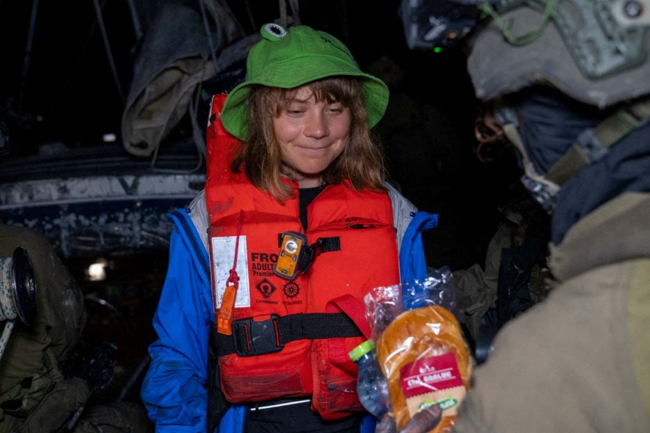 Bloccata la nave di aiuti umanitari per Gaza con a bordo Greta Thunberg, lei e gli altri saranno rimpatriati