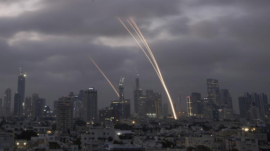Iran-Israele, la tregua appesa a un filo, entrambi l’hanno violata, e ci sono sempre l’Ucraina e Gaza
