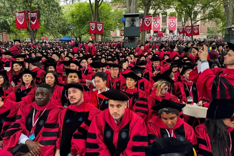 “Harvard può ospitare studenti stranieri”, prima vittoria in tribunale contro Trump