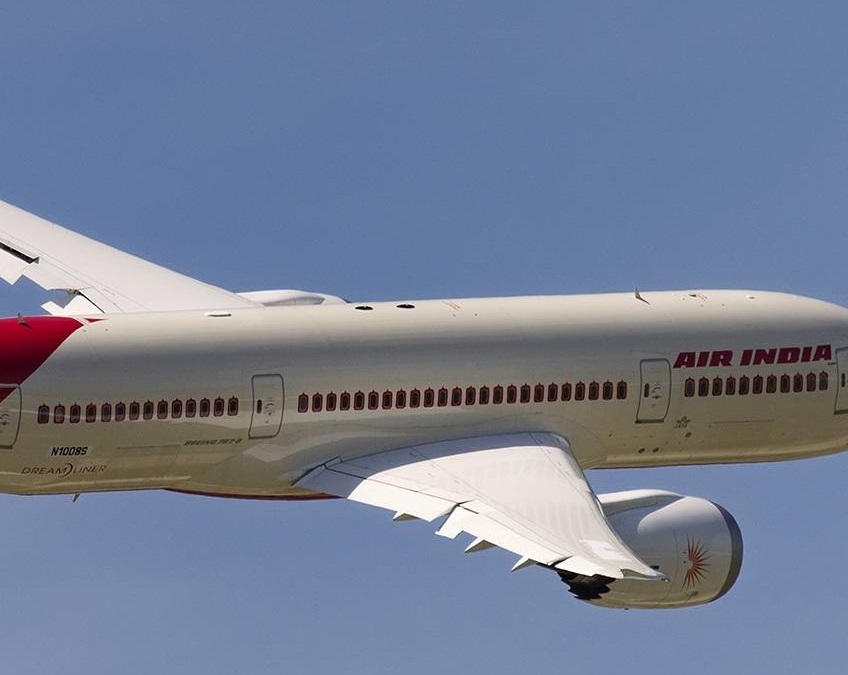 Un aereo si schianta sulle case in fase di decollo in India, 242 morti tra passeggeri e membri dell’equipaggio