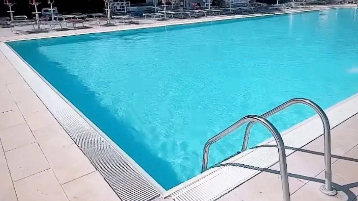 Roma, 5 bambini intossicati dopo bagno in piscina: uno è in terapia intensiva