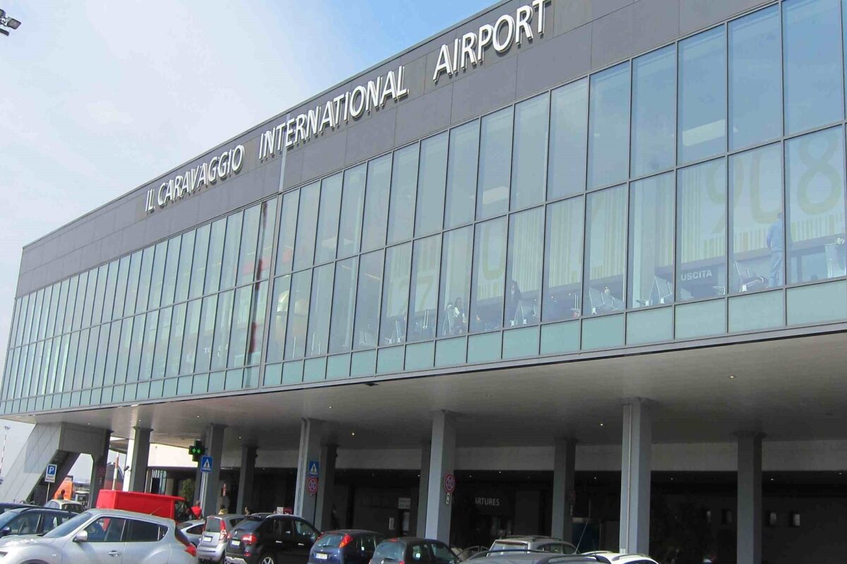 Aeroporto di Bergamo, entra in pista e muore risucchiato dal motore di un aereo, aveva 35 anni