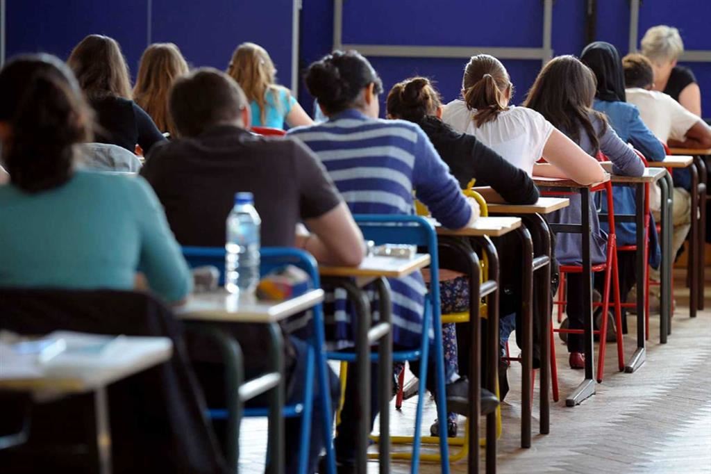 L’esempio di Giulia Taccone, la diciottenne sorda dalla nascita e il suo 100 alla maturità: la diversità per lei non è un ostacolo ma uno sprone