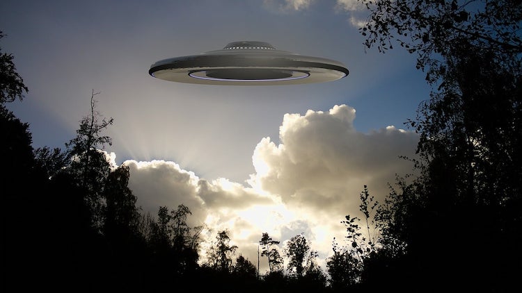 “Giornata mondiale degli ufo”, il sondaggio: il 38% degli italiani crede nell’esistenza di forme di vita extraterrestri