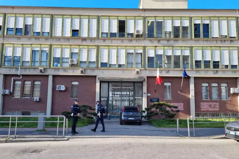 Torturavano i detenuti del carcere minorile milanese, 42 le persone indagate dai giudici