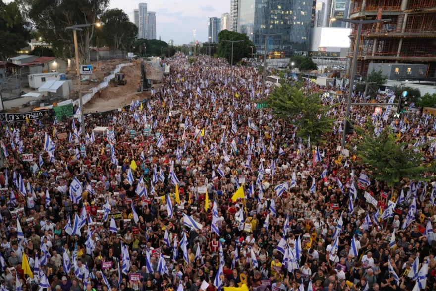 Israele, 350 mila persone in piazza a Tel Aviv contro il governo Netanyahu