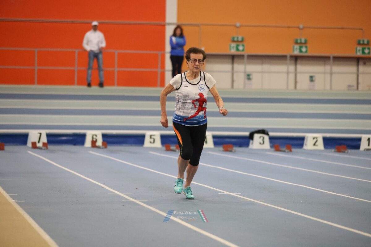Emma Mazzenga, a 92 anni campionessa del mondo di categoria e record sui 200 metri