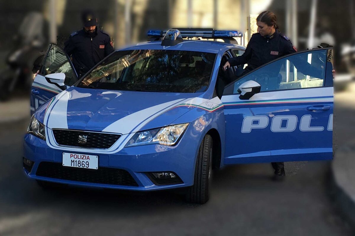 Tenta di strangolare la moglie davanti al figlio piccolo, arrestato dalla polizia in un hotel