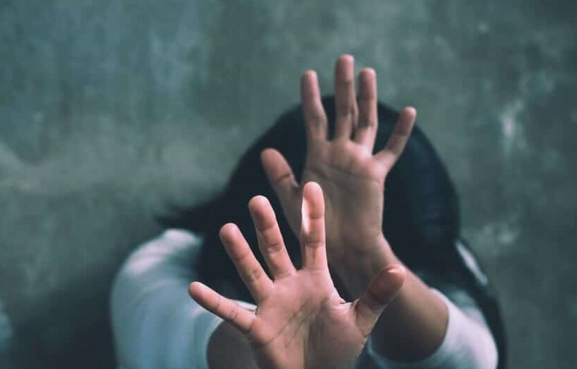 Sequestrata e violentata da un uomo che l’aveva avvicinata con la scusa di darle un lavoro