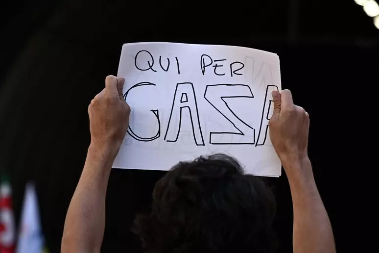 L’Italia si ferma per Gaza, al via lo sciopero generale, manifestazioni a Roma e in altre città