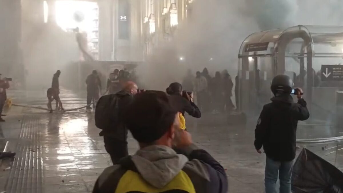 Sciopero generale per Gaza, a Milano duri scontri tra manifestanti e forze dell’ordine