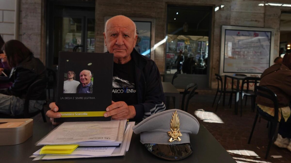 La storia di Domenico Scarcella, ex maresciallo della guardia di finanza accusato di tentato omicidio dopo aver ferito un rapinatore in casa