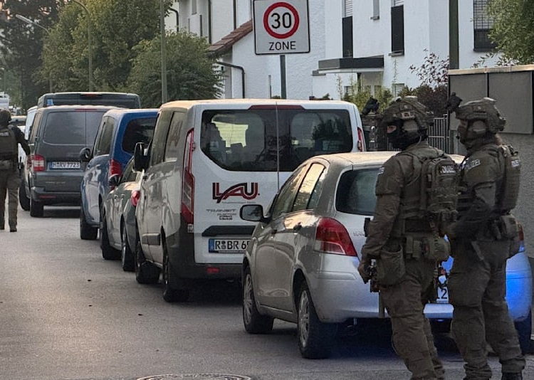 Monaco di Baviera, esplosioni e colpi di arma da fuoco: almeno un morto, chiuso l’Oktoberfest