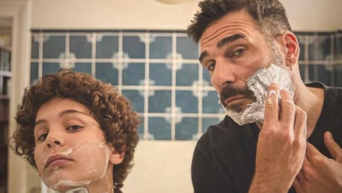 “Per te”, al cinema la storia del bambino che si prese cura del padre malato di Alzheimer