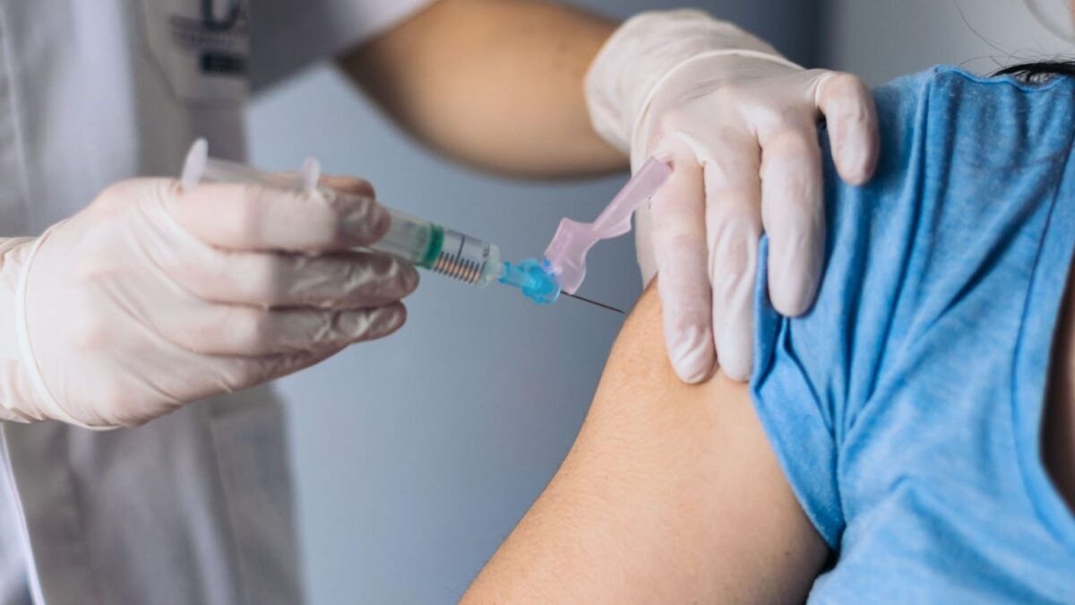 Indennizzo statale a una donna che si era ammalata dopo il vaccino anti Covid, avrà un vitalizio mensile