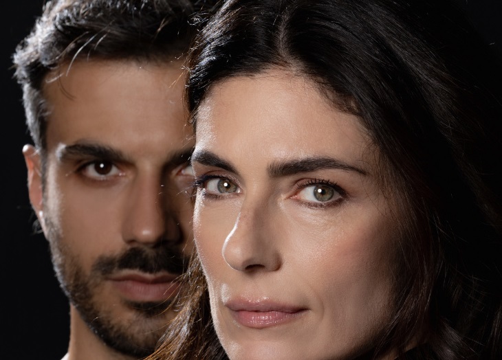 “Scandalo”, la commedia brillante sul pregiudizio, sui rapporti fra il maschile e il femminile, sui tabù