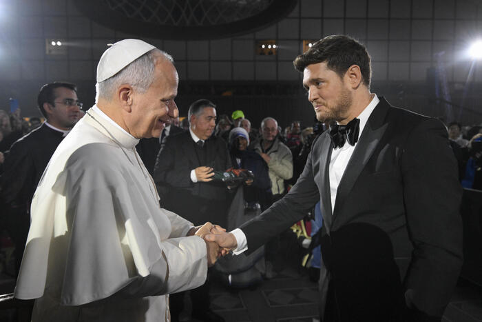 Michael Bublè canta in Vaticano, Papa Leone XIV: “La musica è un ponte verso Dio”