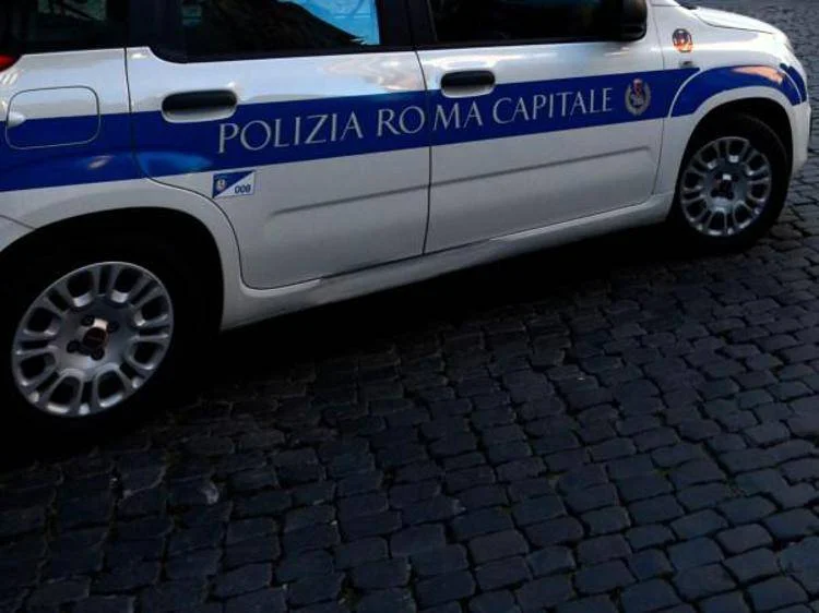 Roma, 24enne sequestrata e stuprata da dipendente di un locale in centro: arrestato