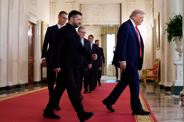 Oggi l’incontro tra Trump e Zelensky a Mar-a-Lago in Florida, alle 19 ora italiana