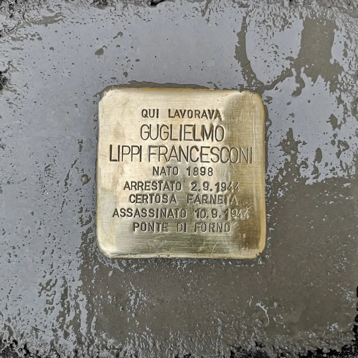 Per il “Giorno della Memoria”, cerimonia davanti alla pietra d’inciampo di una delle vittime della strage nazista della Certosa di Farneta del 1944