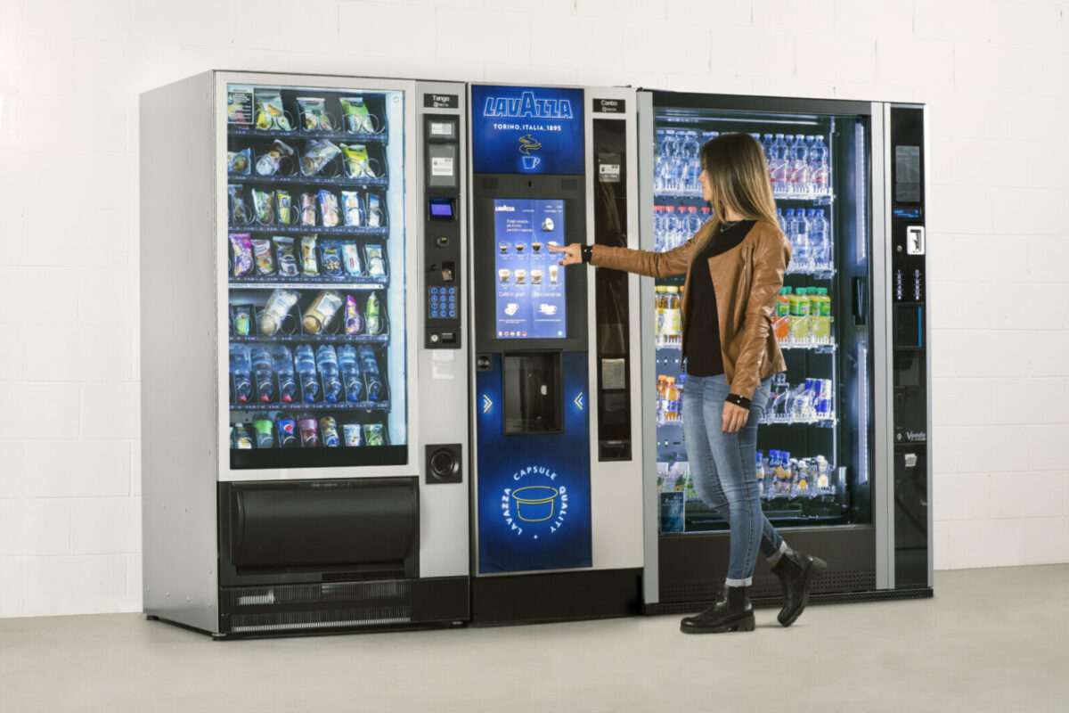 Licenziato per aver preso 1,60 euro dalla macchinetta del caffè, sarà risarcito con 18 mensilità