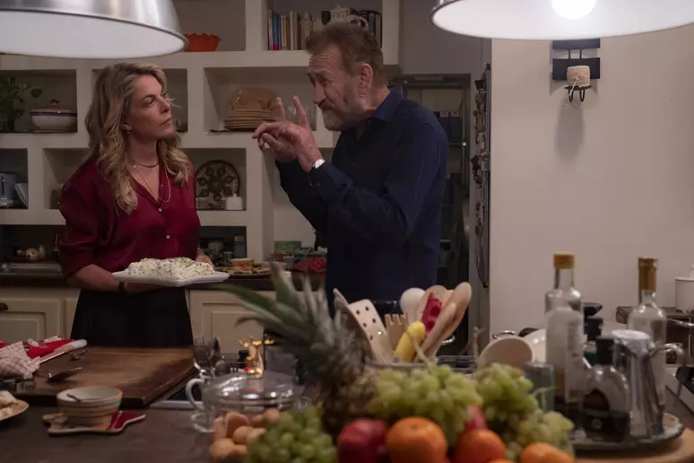 Al cinema “Prendiamoci una pausa”, Giallini e Gerini tra amori in crisi e seconde possibilità