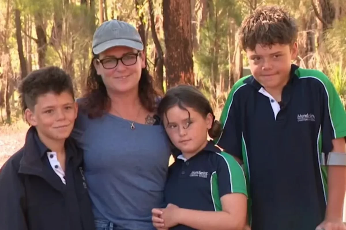 A 13 anni nuota per quattro ore in mare aperto e salva tutta la sua famiglia dai guai