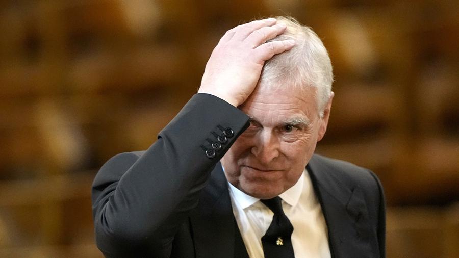 L’ex principe Andrea arrestato nella sua residenza: avrebbe condiviso informazioni riservate con il finanziere pedofilo Epstein