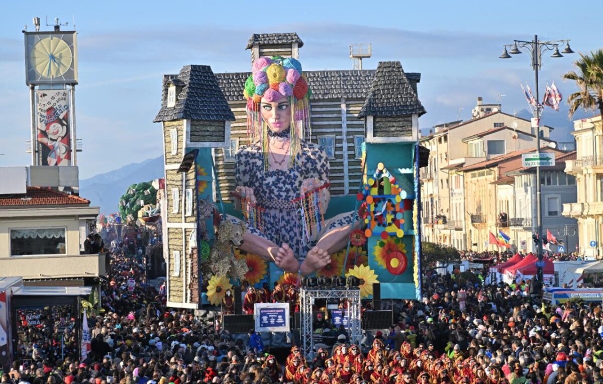Per il Carnevale affari oltre 1,5 miliardi: Venezia e Viareggio trainano il turismo italiano