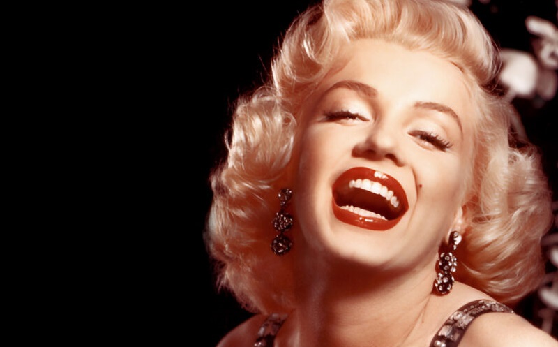 “Frida e Marilyn – Vite parallele”, a Lucca la mostra che racconta le due icone del Novecento