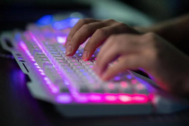 “Il tuo talento al servizio dell’Italia”, al via la selezione per i nuovi “Cyber 007”