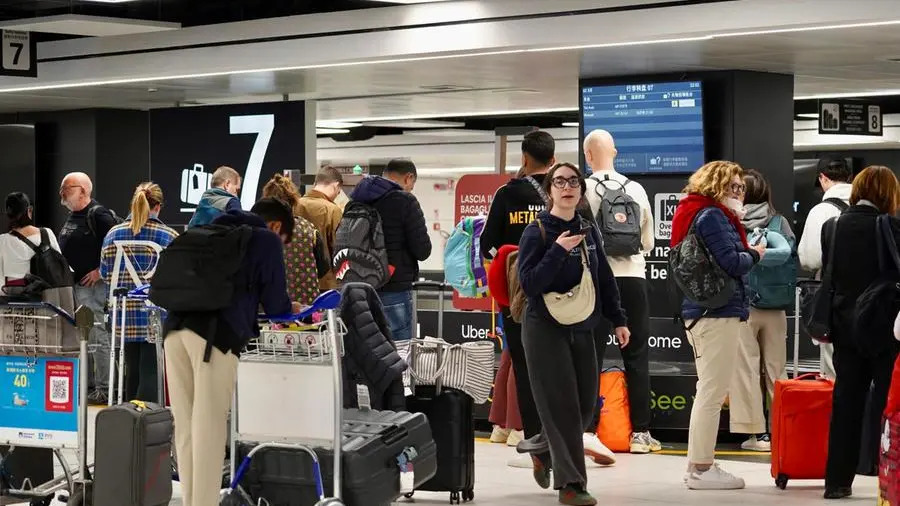 Il ponte aereo della Farnesina, pronto il rientro per 500 italiani