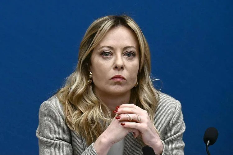 Prosegue la guerra in Iran, raid senza sosta: Giorgia Meloni riferirà in Parlamento l’11 marzo