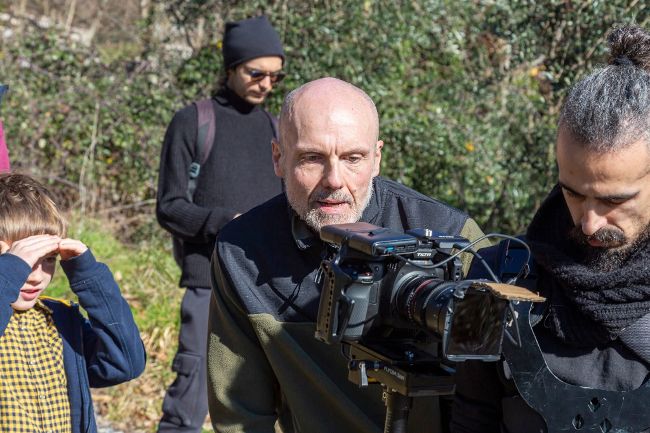 “Legame Materno”: su RaiPlay il nuovo grido di Simone Arrighi in difesa della vita, tra natura e rispetto per la figura femminile
