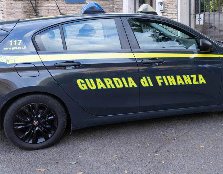 Smantellato giro di escort di lusso: calciatori di Serie A tra i clienti assidui e più frequenti