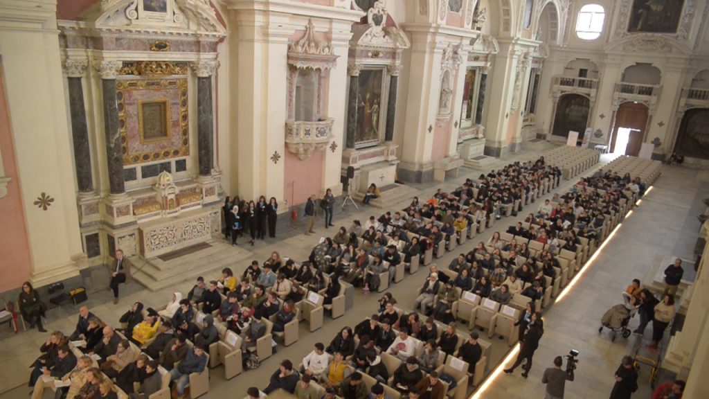 Lucca, i carabinieri del comando provinciale hanno parlato con circa 400 studenti dei rischi del web e di bullismo