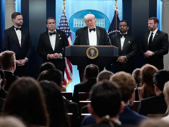 Attentato a Trump alla cena con i giornalisti della Casa Bianca, ferito un agente della sicurezza interna