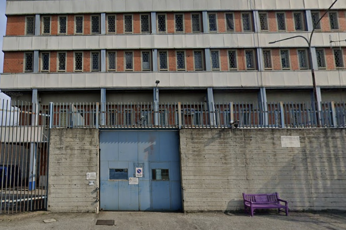 Cosmetici e regali in cambio di rapporti sessuali, orrore al carcere di Ivrea: 4 i poliziotti indagati