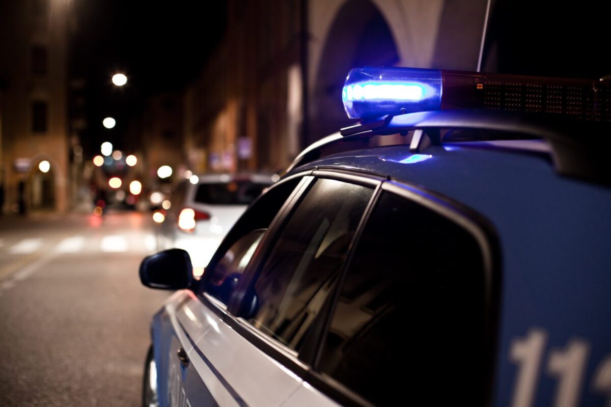 Rissa alla stazione: 22enne accerchiato da 10 persone muore accoltellato, caccia ai responsabili